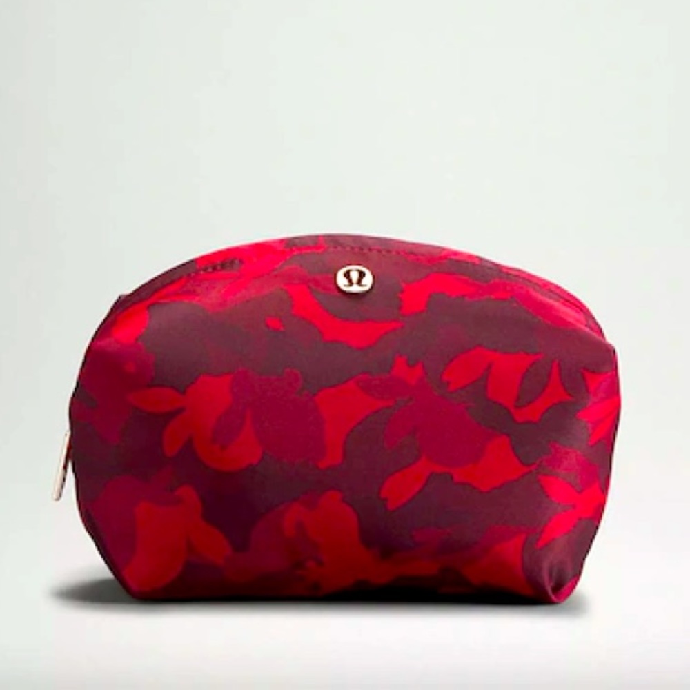 NWT Feeling Ready Pouch, Rabbit All Over Print Red Multi
